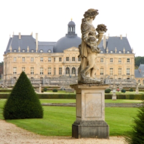 Vaux le Vicomte is stone's throw from Paris. If I could chose where to live, this would be it.