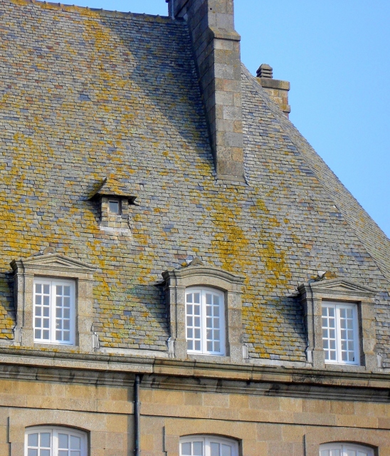 This little window in St Malo was so intriguing. What lay behind?