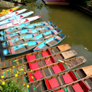Summer in Oxford and the punts look so very easy to operate. DO NOT BE FOOLED!